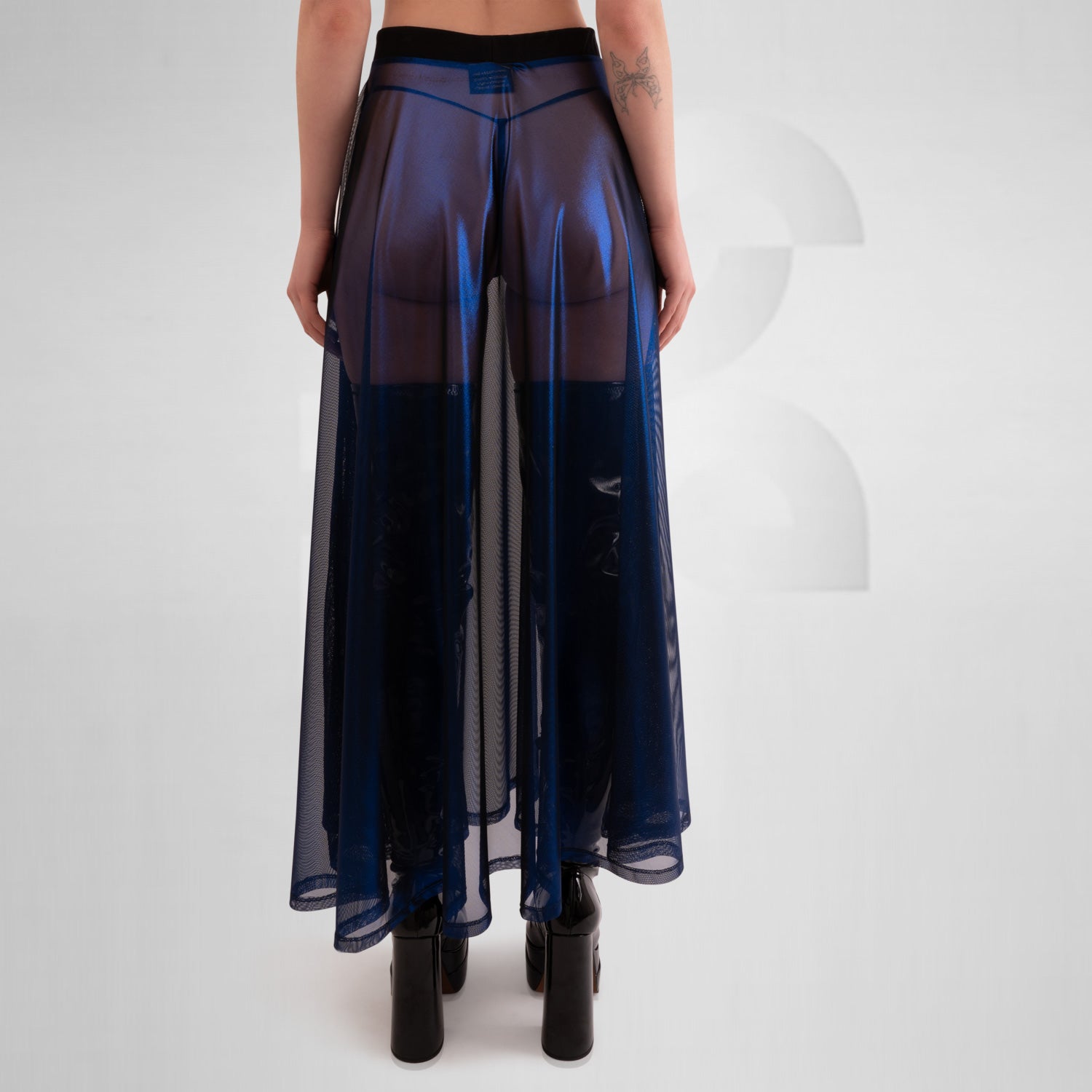 Long shiny skirt in blue - enhances the waist beautifully.