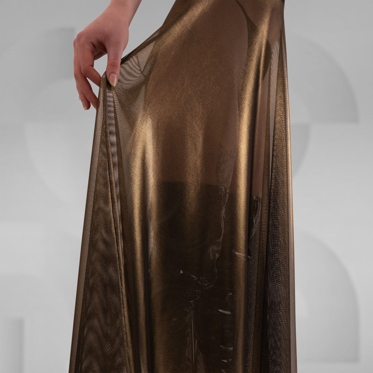 Long shiny skirt gold - enhances the waist beautifully.