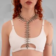 Chain link lariat necklace with interconnected exoskeleton vertebrae design